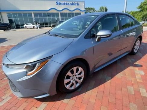 Used 2022 Toyota Corolla LE FWD image 5