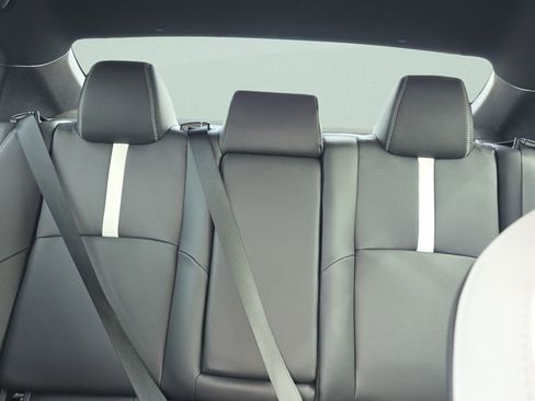 Used 2025 Toyota Camry SE image 10