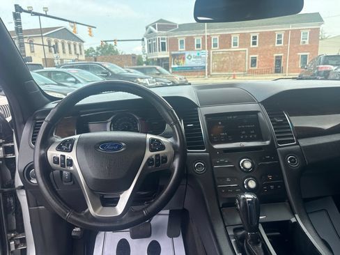 Used 2015 Ford Taurus Limited FWD image 15