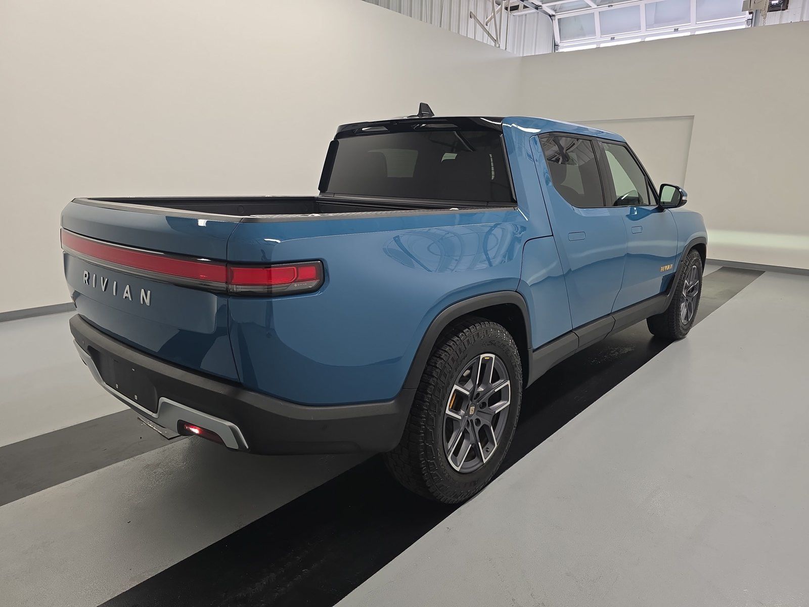 Used 2022 Rivian R1T Launch Edition AWD/4WD image 5