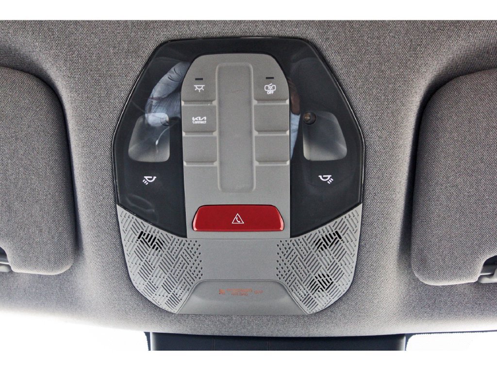 Used 2024 Kia EV9 Light Long Range RWD image 25