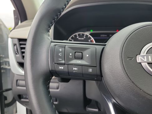 Certified 2023 Nissan Rogue SV w/ SV Premium B Package AWD/4WD image 22
