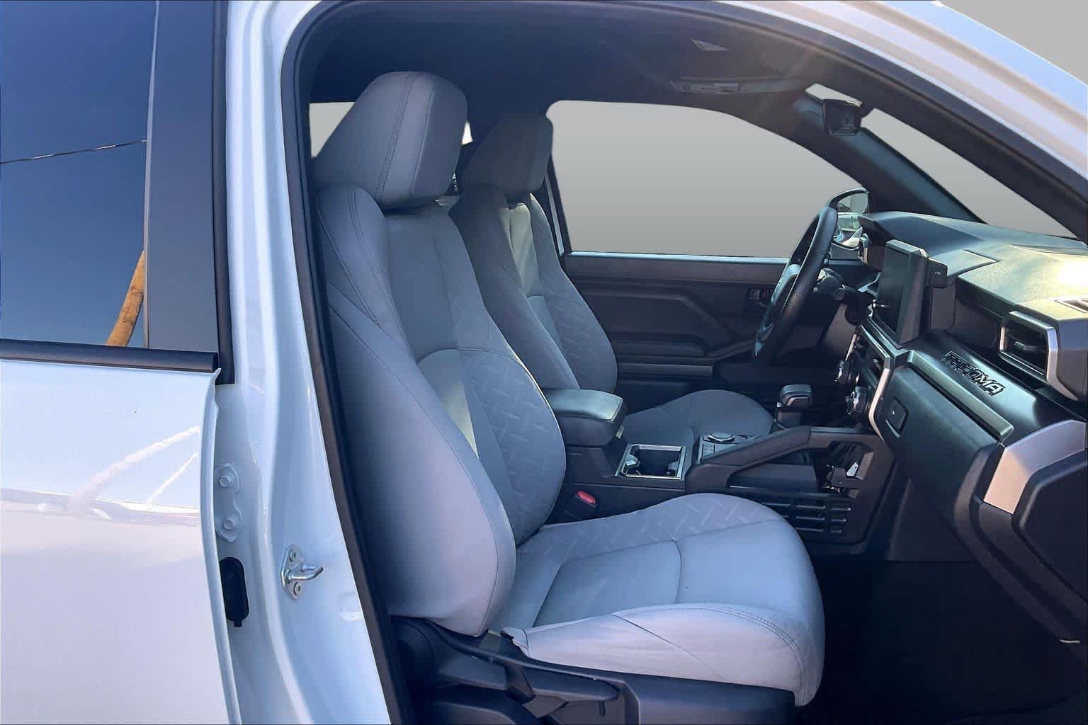 Used 2026 Toyota Tacoma SR5 RWD image 9