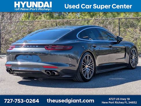 Used 2018 Porsche Panamera 4S image 5
