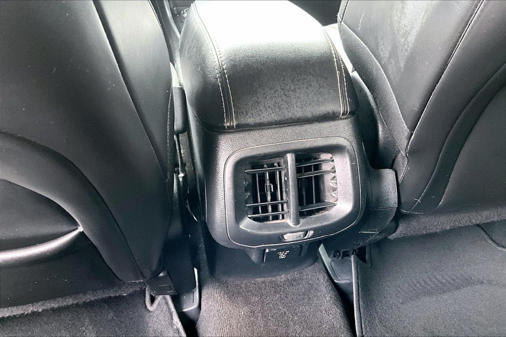 Used 2018 Jeep Cherokee Latitude Plus w/ Cold Weather Group AWD/4WD image 23