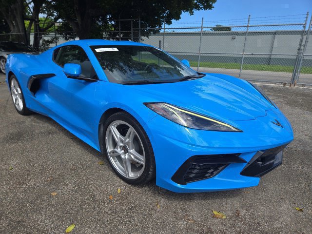 Used 2021 Chevrolet Corvette Stingray Coupe w/ Body-Color Dual Roof Package RWD image 3