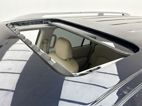 Used 2016 INFINITI QX80 2WD w/ Driver's Assistance Package image 40