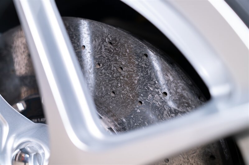 Used 2018 Ferrari 812 Superfast RWD image 38