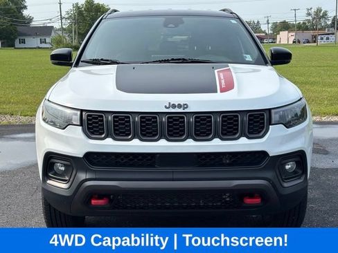 Used 2024 Jeep Compass Trailhawk AWD/4WD image 3