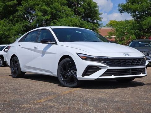 New 2026 Hyundai Elantra SEL FWD image 2