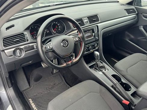 Used 2016 Volkswagen Passat 1.8T R-Line image 11
