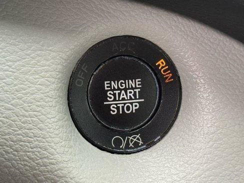 Used 2021 Jeep Cherokee Latitude Plus image 25