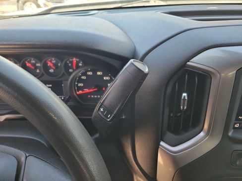 Used 2023 Chevrolet Silverado 1500 Custom image 13