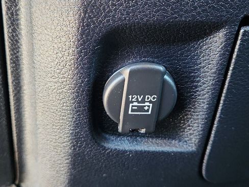 Used 2017 RAM 1500 Express AWD/4WD image 21