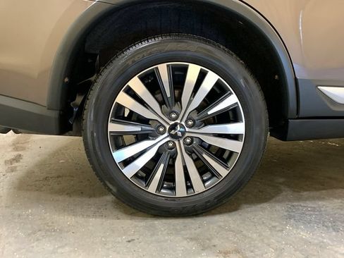 Used 2019 Mitsubishi Outlander SE AWD/4WD image 15