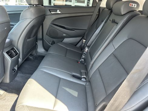 Used 2019 Hyundai Tucson Limited w/ Cargo Package FWD image 12