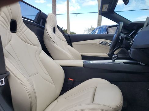 Used 2024 BMW Z4 M40i w/ Premium Package image 12