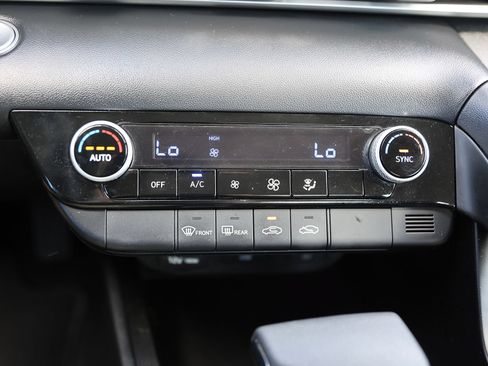 Certified 2023 Hyundai Elantra SEL FWD image 22