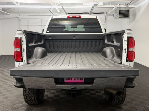 Used 2019 GMC Sierra 2500 SLT w/ Suspension Package, Off-Road AWD/4WD image 24