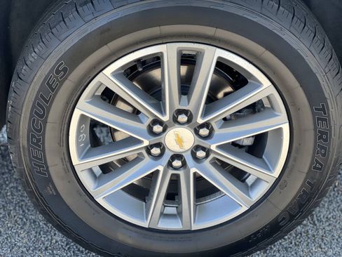 Used 2023 Chevrolet Traverse LT AWD/4WD image 28