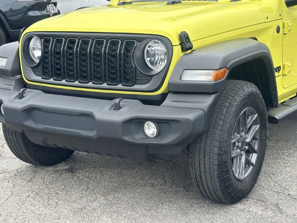 Used 2024 Jeep Wrangler Sport AWD/4WD image 8