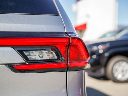 Certified 2025 Toyota Grand Highlander FWD image 12