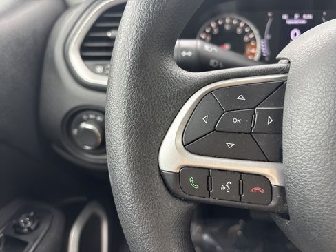 Used 2019 Jeep Renegade Sport w/ UConnect 7.0 Group AWD/4WD image 27