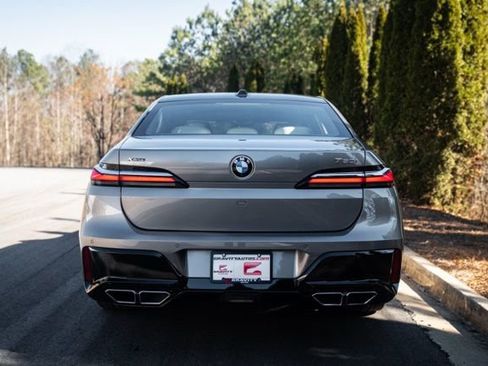 Used 2023 BMW 760i xDrive w/ Executive Package image 15