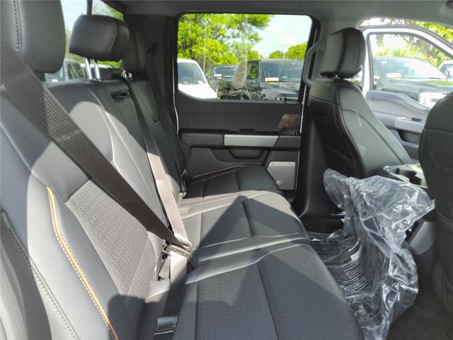 New 2026 Ford F250 Lariat w/ Black Appearance Package AWD/4WD image 25