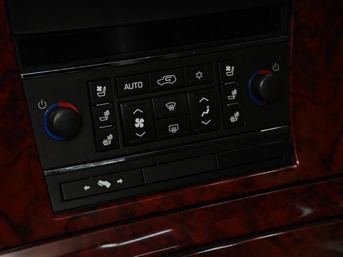 Used 2013 Cadillac Escalade EXT Luxury AWD/4WD image 29