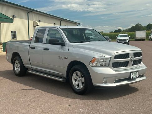 Used 2017 RAM 1500 Express RWD image 7