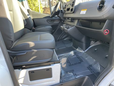 New 2025 Mercedes-Benz Sprinter 2500 image 41