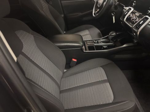 Used 2023 Kia Sorento LX image 28