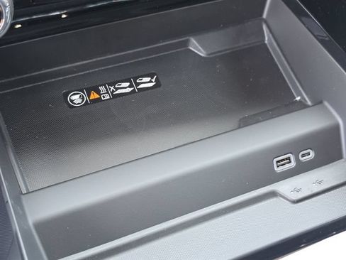 New 2026 Chevrolet Suburban High Country RWD image 30