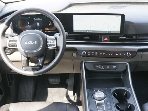 Certified 2026 Kia Carnival LXS FWD image 22