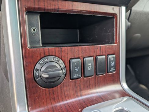 Used 2012 Nissan Pathfinder LE image 30