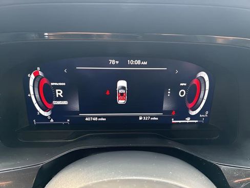 Used 2024 Nissan Pathfinder Platinum image 28