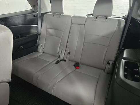 Used 2018 Honda Pilot Touring image 17