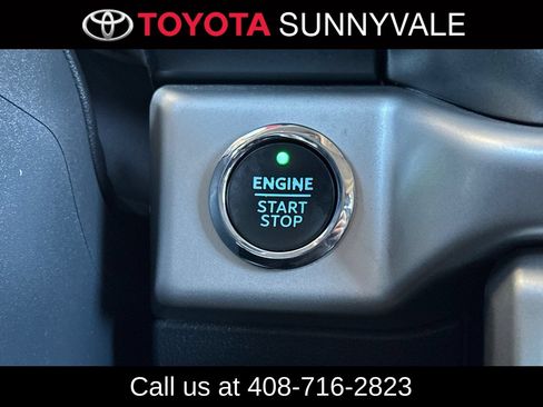 Used 2024 Ford Expedition XLT RWD image 28