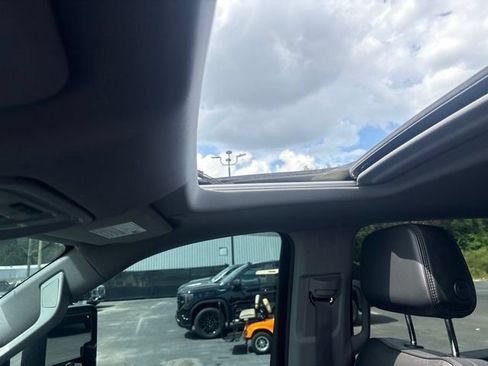 Used 2024 GMC Sierra 2500 Denali w/ Denali Reserve Package AWD/4WD image 13