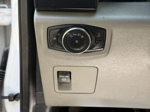 Used 2015 Ford F150 XL w/ Equipment Group 101A Mid image 32
