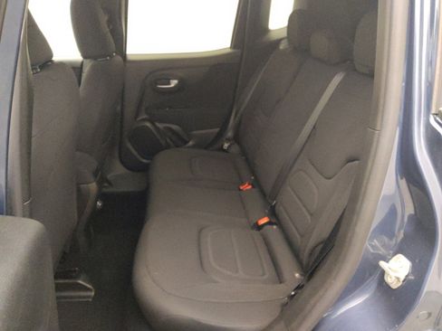 Used 2021 Jeep Renegade Latitude image 18