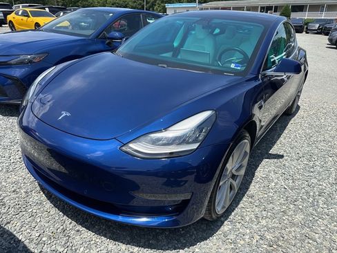 Used 2018 Tesla Model 3 RWD image 1