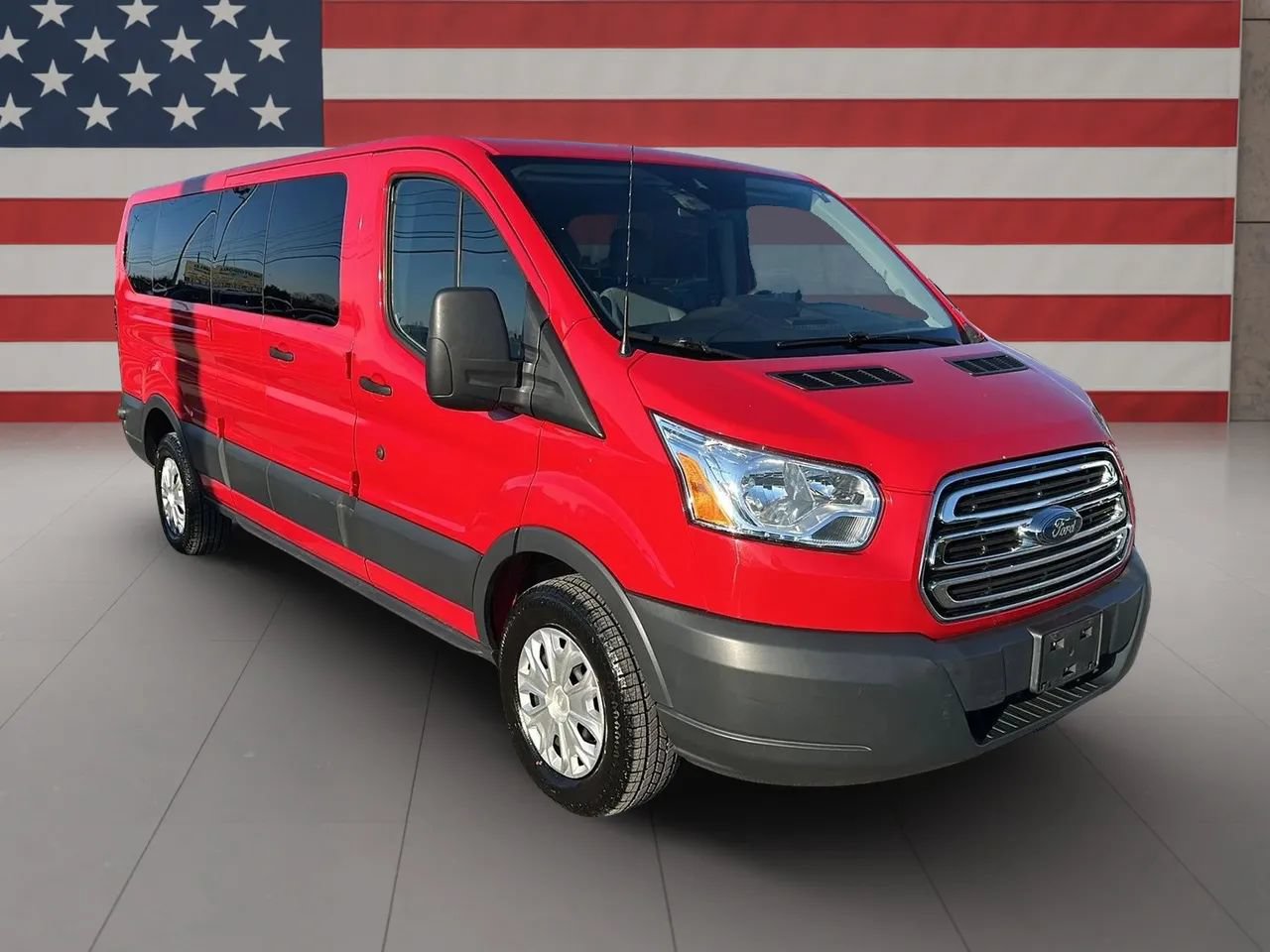 Used 2015 Ford Transit 350 XLT RWD image 2