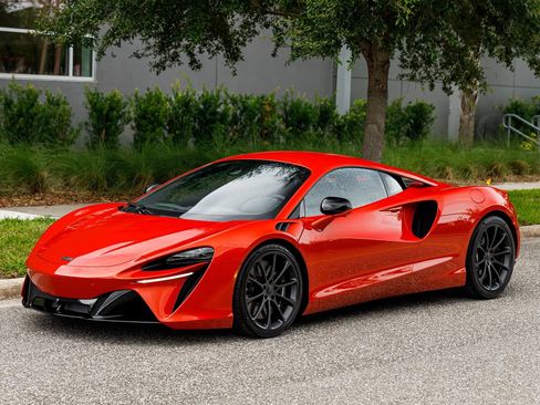 New 2026 McLaren Artura RWD image 19
