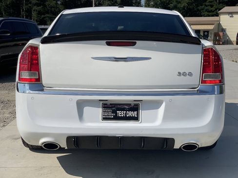 Used 2011 Chrysler 300 Limited RWD image 6
