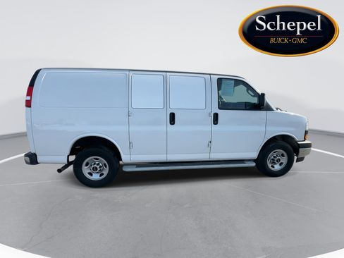 Used 2024 GMC Savana 2500 w/ Driver Convenience Package image 9