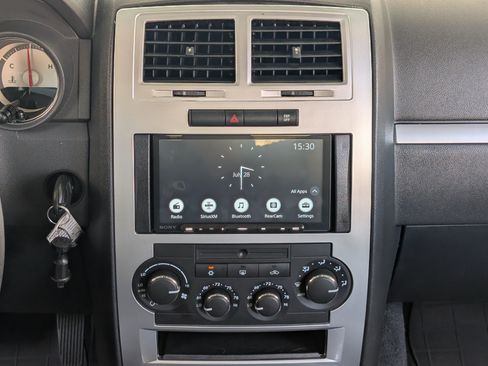 Used 2010 Dodge Charger R/T w/ Premium Appearance Group RWD image 26
