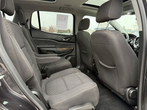 Used 2017 GMC Acadia SLE image 12