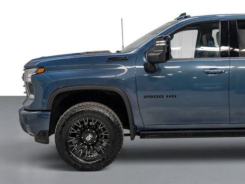 Used 2025 Chevrolet Silverado 2500 LTZ w/ LTZ Plus Package AWD/4WD image 11